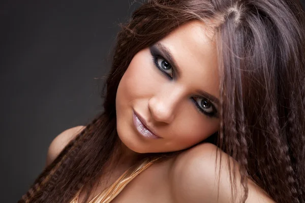 美しい若い女性の顔 — ストック写真