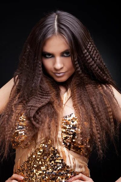 Bela morena de cabelo longo — Fotografia de Stock