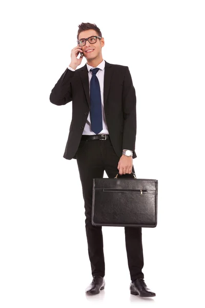 Biznes człowiek rozmawia przez telefon komórkowy — Zdjęcie stockowe
