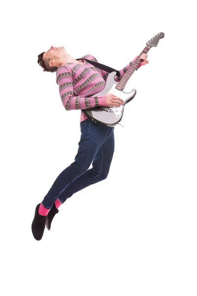 Tutkulu gitarist havada atlar — Stok fotoğraf