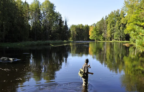 Visserij in een rivier — Stockfoto