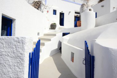 santorini sokaklarında