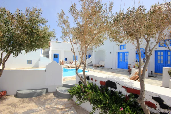 Santorini huis met zwembad — Stockfoto