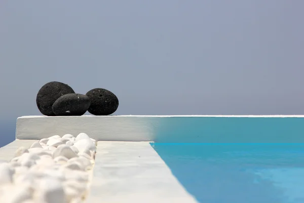 スイミング プールと石のセット — ストック写真
