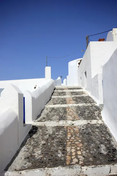 Klasycznej greckiej architektury ulic w oia — Zdjęcie stockowe