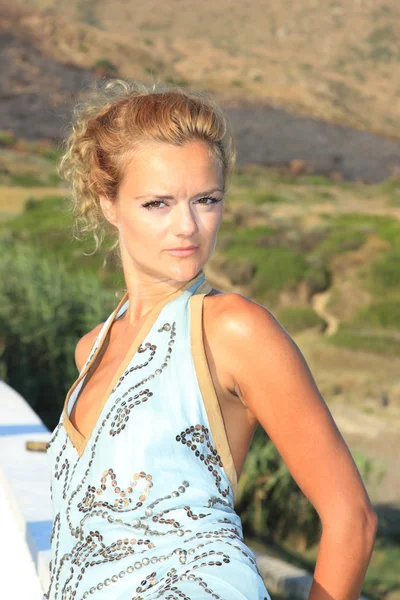 Krásná mladá sexy žena u moře v Řecku — Stock fotografie