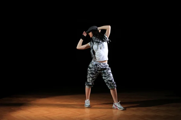 Хіп-хоп дівчина в танці — стокове фото