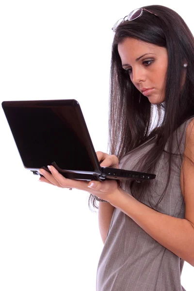 Zakenvrouw met laptop — Stockfoto