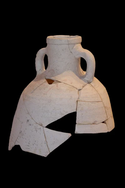 Ancient broken amphora — Stock Photo, Image
