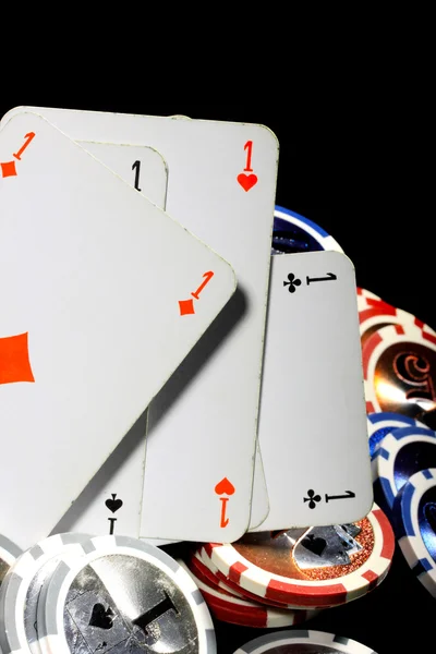 Pokerová hra na černém pozadí — Stock fotografie