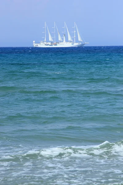 Vita skeppet segling — Stockfoto