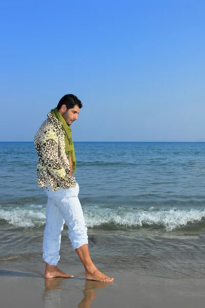 Handsome man by the sea — Stock Photo, Image
