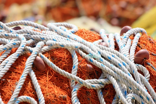 Sarı ve turuncu Balık ağı yığını — Stok fotoğraf