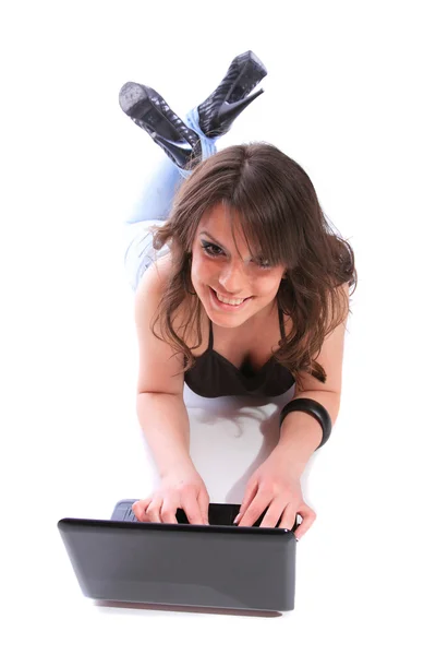 Ευτυχισμένος κορίτσι με ένα φορητό υπολογιστή — Φωτογραφία Αρχείου