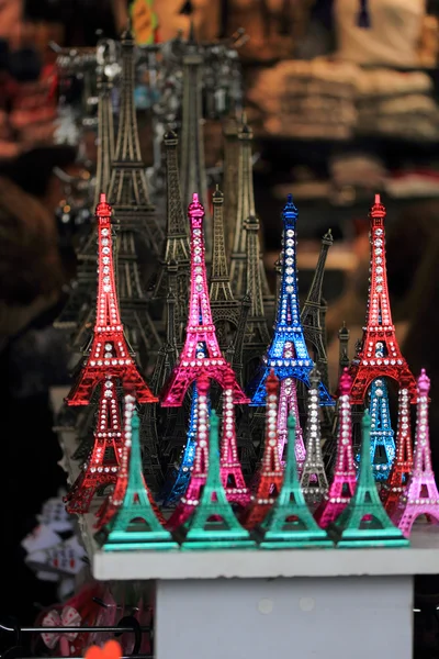 Recuerdo de mini torre eiffel de París Francia —  Fotos de Stock