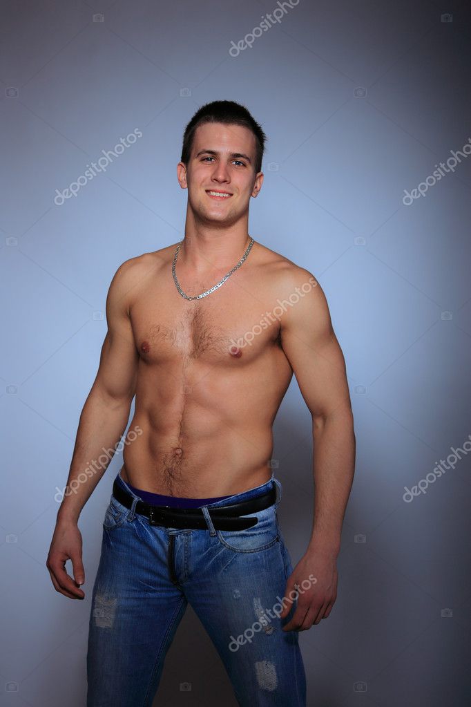 Hombre sin camisa en pantalones vaqueros: fotografía de stock © netfalls  #9040358 | Depositphotos