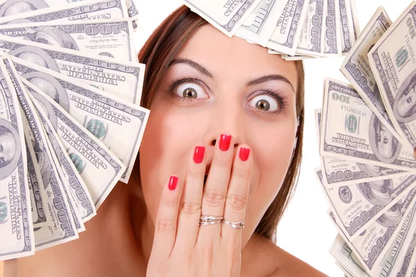 Attraktive Frau nimmt viele 100-Dollar-Scheine — Stockfoto