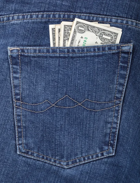 Dinero en un bolsillo de jeans — Foto de Stock