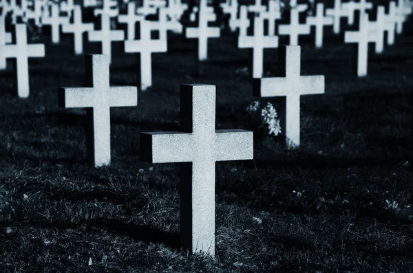 Kreuze auf Friedhof — Stockfoto