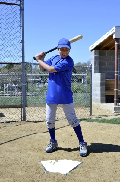 Ung tonåring baseball smeten — Stockfoto