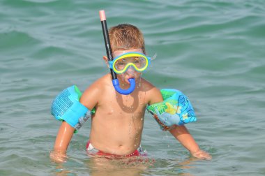 Çocuk plaj dalış maskesi