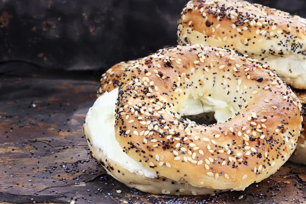 Bagels and Cream Cheese — Stock Photo, Image