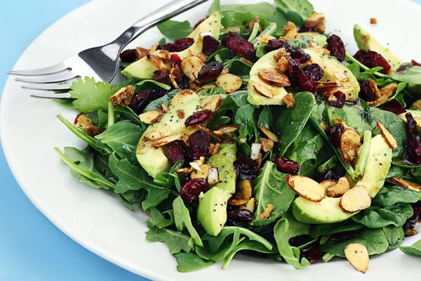 Spinazie en avocado salade — Stockfoto
