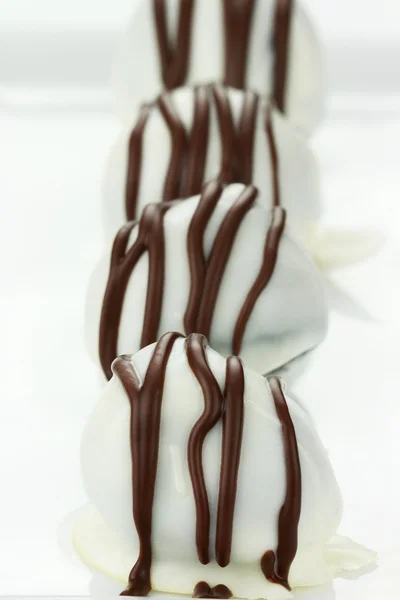 Trufas de chocolate branco — Fotografia de Stock