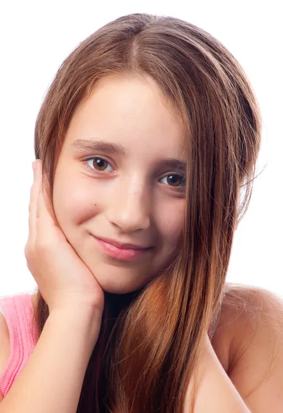 Retrato da bela menina adolescente com cabelo castanho longo — Fotografia de Stock