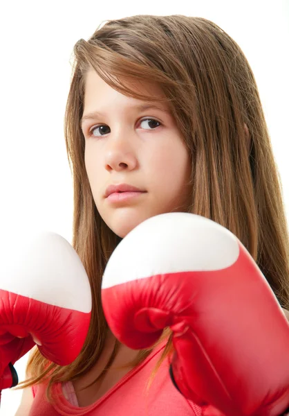 Bastante adolescente posando con guantes de boxeo aislados en blanco — Foto de Stock