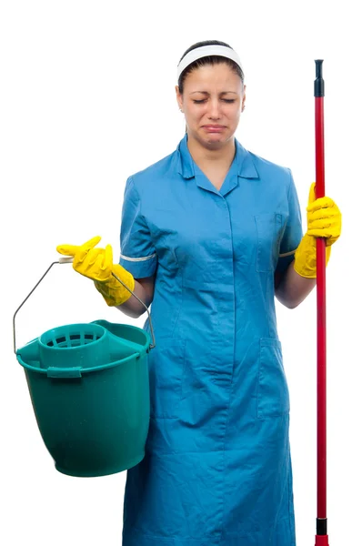 Bonita senhora de limpeza com balde e vassoura chorando isolado no branco — Fotografia de Stock