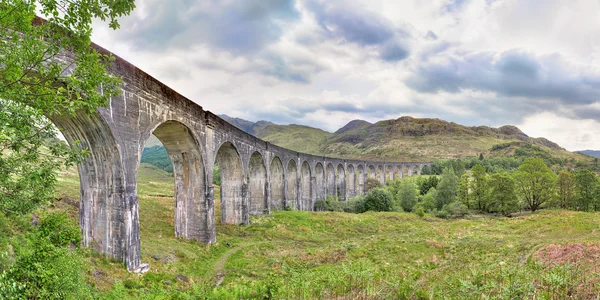 Glenfinnan viaduct in hooglanden — Stockfoto