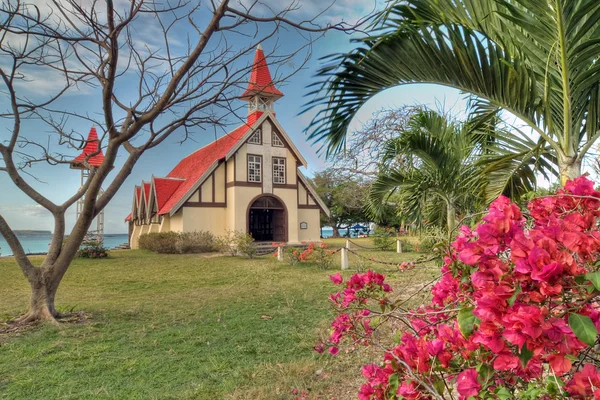 Rot gedeckte Kirche in mauritius — Stockfoto