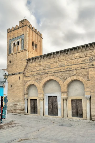 Die Moschee der drei Türen in kairouan — Stockfoto