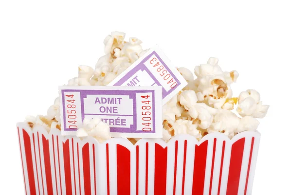 Nahaufnahme Kinokarten in Popcorn — Stockfoto
