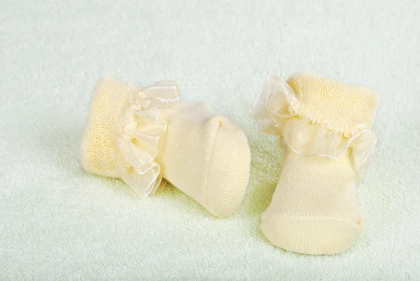 Calcetines de bebé amarillos —  Fotos de Stock