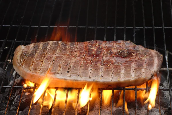 Churrasco carne de porco perna centro bife — Fotografia de Stock