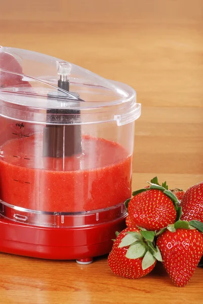 Fresh pureed strawberries — Stock Photo, Image