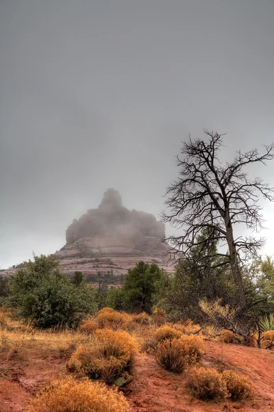 Regen über roten Felsen — Stockfoto