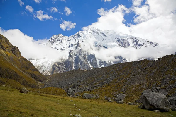 Salkantay peak — Stock Photo, Image