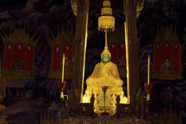 Emerald Buddha clipart