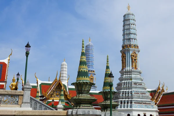 Thai stupas — Stock Photo, Image