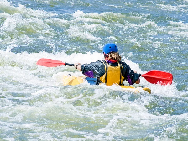 Aktywne kayaker — Zdjęcie stockowe
