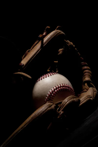 Drámai Baseball és kesztyű — Stock Fotó