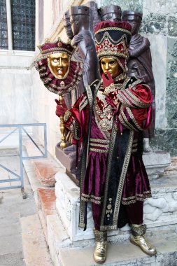 Venedik maskeli kişi