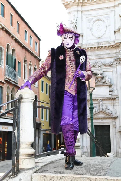 Maskerad person i Venedig — Stockfoto