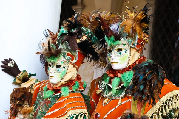 Venedik maskeli kişiler — Stok fotoğraf