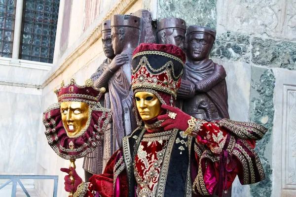 Βενετία, Ιταλία - 6 Μαρτίου: λεπτομέρεια των αγνώστων μάσκα προσώπου st — Φωτογραφία Αρχείου