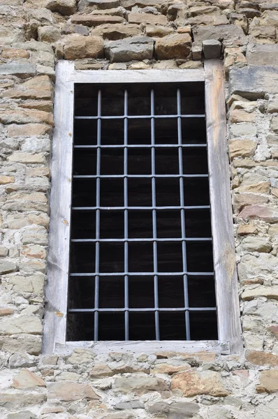 Вікно в старому замку — стокове фото