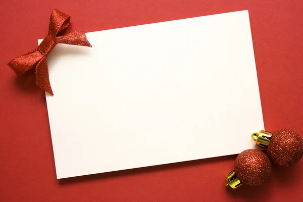 Biglietto di auguri con addobbi natalizi — Foto Stock